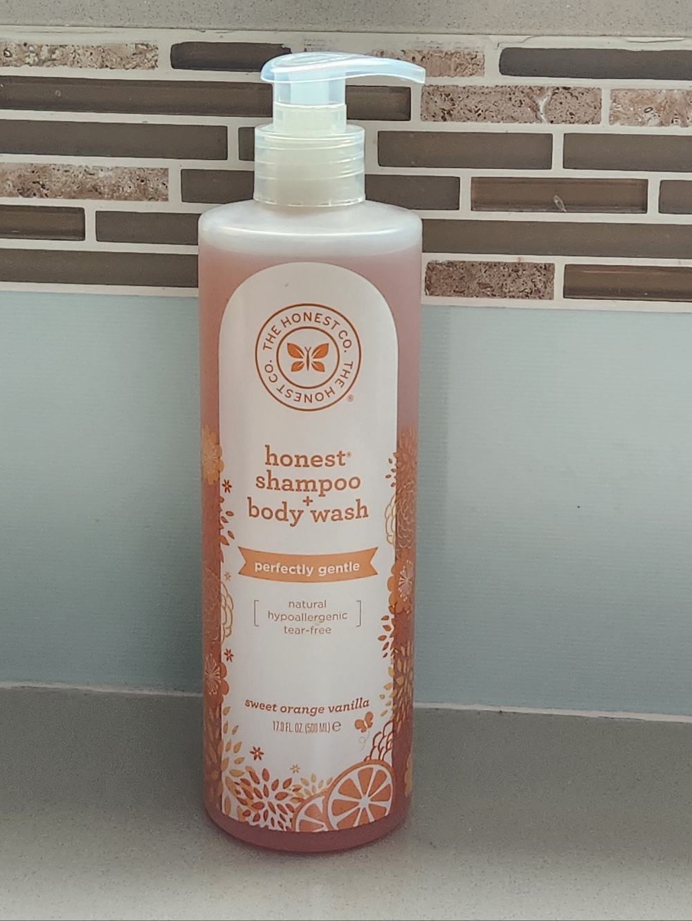 The Honest Company Shampoo + Body Wash -SWEET ORANGE VANILLA - 17 FL. OZ